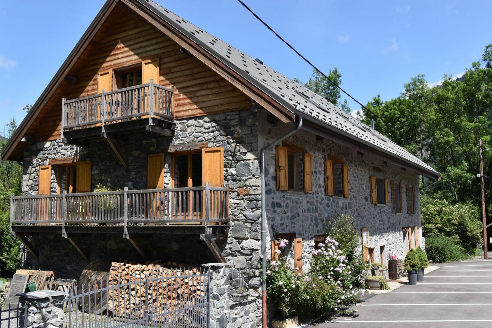 Bed and Breakfast La Clé des Bois à Le Bourg-dʼOisans Extérieur photo